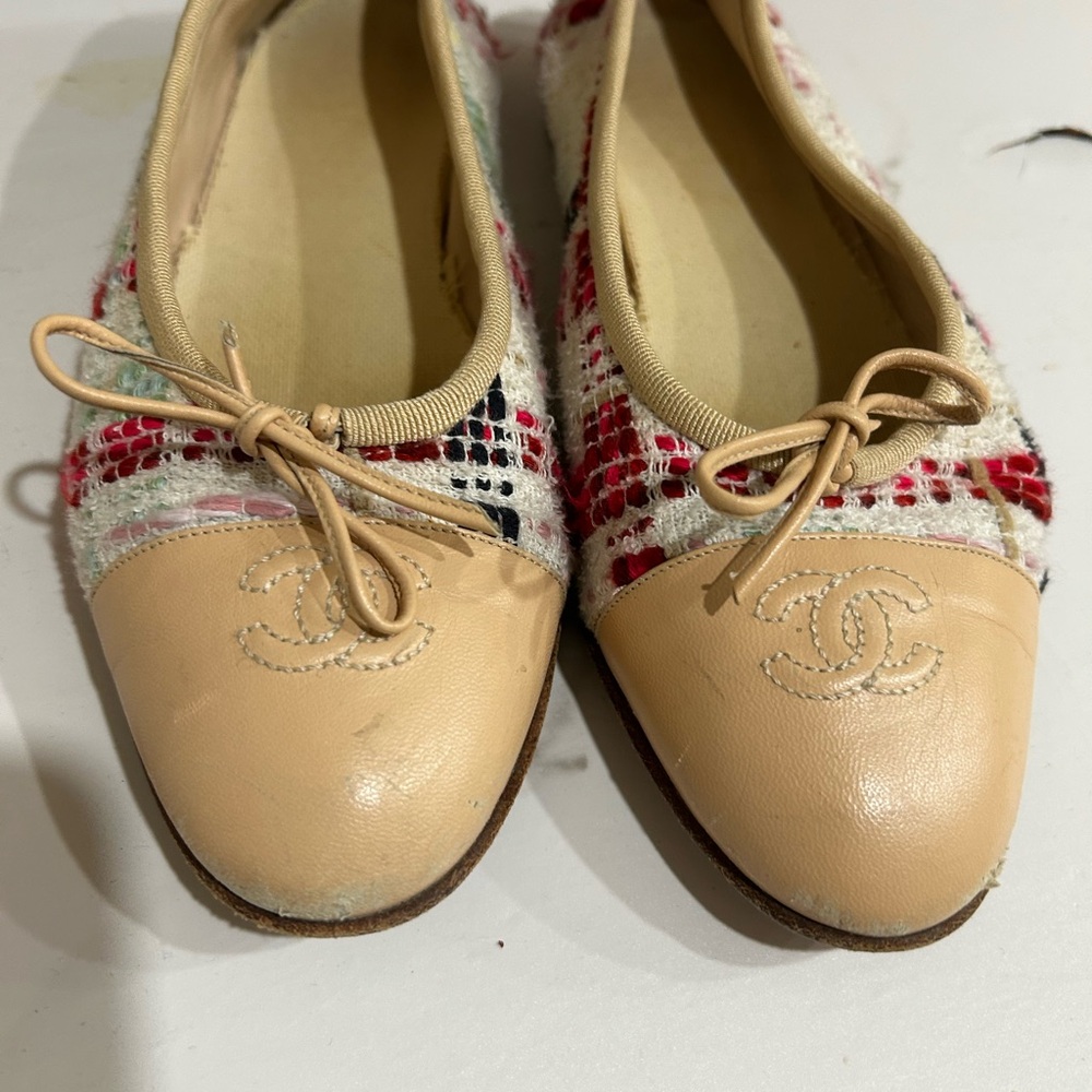 CHANEL Beige Leather & Multicolor Tweed Ballet Flats